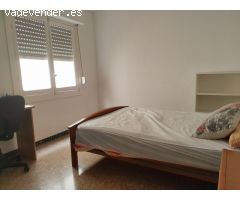 SE ALQUILA PISO  A  ESTUDIANTES
