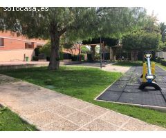 PLAZA DE GARAJE CON TRASTERO DE UNOS 10 metros
