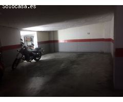 PISO SEMINUEVO CON  PLAZA DE GARAJE DOBLE, PATIO Y TRASTERO