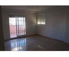 PISO POR 165.000 EUROS CON PISCINA ,,,, 2 GARAJES ,,,,,,CON 37 M DE TERRAZA