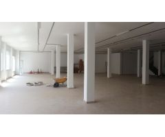 TINERCASA ALQUILA GRAN SUPERFICIE EN PLENO CASCO COMERCIAL DE SAN ISIDRO