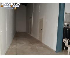 Nave Agrícola entre Beniel y Alquerías de 1.008 m2, con espacio muy funcional y accesible.