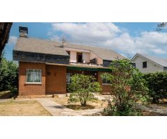 ¡Tu nuevo hogar en Soto del Real! Casa independiente con parcela, terraza y vistas despejadas