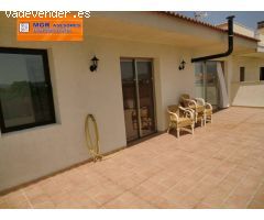 ESTUPENDO ÁTICO CON TERRAZA DE 40 M2. AMUEBLADO Y EQUIPADO ¡¡¡LISTO PARA ENTRAR A VIVIR!!!!