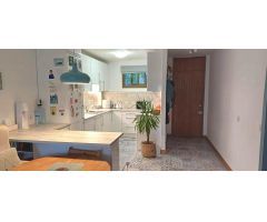 PISO DE 2 HABITACIONES CON TERRAZA, PARKING Y PISCINA COMUNITARIA EN CALA NOVA.