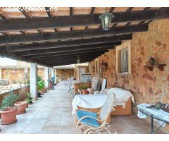 CASA DE CAMPO CON TERRAZA DE 140 M² Y ZONA DE APARCAMIENTO EN SENCELLES.