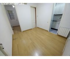 Piso de un dormitorio y vestidor cerca de Plaza del Centro de larga duración
