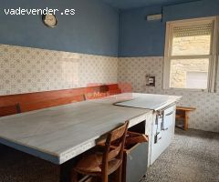 SE VENDE CASA PARA ENTRAR A VIVIR Y CASA TÍPICA GALLEGA EN CARRETERA LU-530 HACIA CASTROVERDE