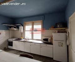 SE VENDE CASA PARA ENTRAR A VIVIR Y CASA TÍPICA GALLEGA EN CARRETERA LU-530 HACIA CASTROVERDE