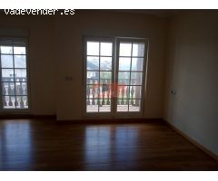 SE VENDE PRECIOSA   O PERMUTA CASA INDIVIDUAL CON JARDIN EN LA  ZONA DE ABELLA!!!
