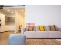 SE ALQUILA DÚPLEX DE DISEÑO Y REFORMADO SIN ASCENSOR  DE CORTA ESTANCIA  EN CENTRO AMURALLADO