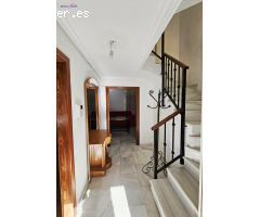 CASA ADOSA CON OPCION A COCHERA EN ZONA RIBERA