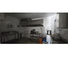 LOCAL COMERCIAL CON ENTREPLANTA