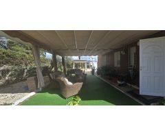 Espectacular Parcela con Vivienda y Amplias Instalaciones en Badajoz