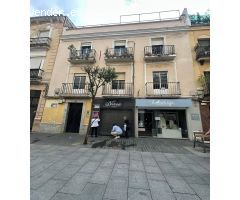 Amplio Edificio en el Corazón del Casco Antiguo de Badajoz