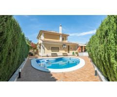 Chalet en Venta en Montequinto, Sevilla