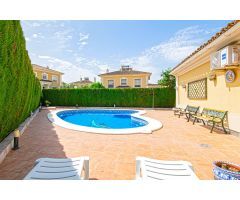Chalet en Venta en Montequinto, Sevilla