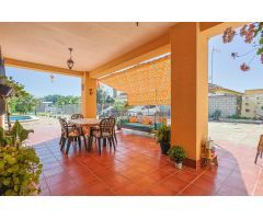 SE VENDE CHALET PARCELA 1.700 M2 159 M2 DE VIVIENDA CON GARAJE - TRASTERO 95 M2 CON PISCINA PRIVADA