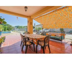 SE VENDE CHALET PARCELA 1.700 M2 159 M2 DE VIVIENDA CON GARAJE - TRASTERO 95 M2 CON PISCINA PRIVADA