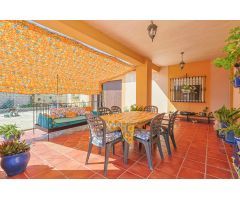 SE VENDE CHALET PARCELA 1.700 M2 159 M2 DE VIVIENDA CON GARAJE - TRASTERO 95 M2 CON PISCINA PRIVADA