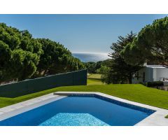 UNA NUEVA VIDA TE ESPERA      The Cape se ubica dentro del campo de golf de Cabopino