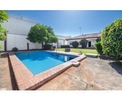 Chalet Independiente con piscina privada