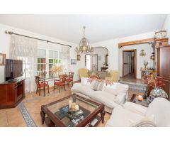 Chalet Independiente con piscina privada