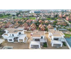 Promoción de 3 magníficos chalets independientes en Gines
