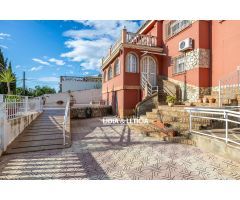CHALET EN LA JUNCOSA ALCALA DE GUADAIRA