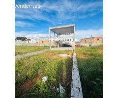 Solar con estructura y cimentacion terminada en Alcala de Guadaria