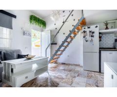 se alquila piso amueblado de 2 habitaciones un baño piscina garaje