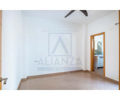 Venta de casa con local en Camas (Sevilla)