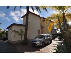 Villa de 4 dormitorios amueblada para alquilar en Moraira