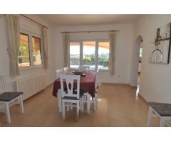 Villa de 4 dormitorios amueblada para alquilar en Moraira