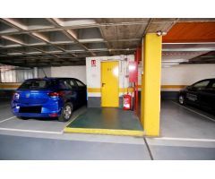 Plaza de garaje para coche grande - Fácil acceso