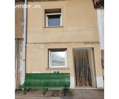 casa en pueblo y  con bodega