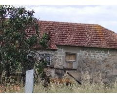 Casa con terreno edificable en Tomiño