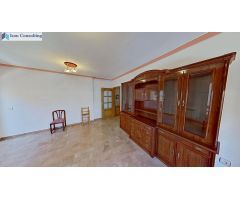 VIVIENDA DE TRES DORMITORIOS Y DOS BAÑOS CON PLAZA DE GARAJE Y DOS TRASTEROS