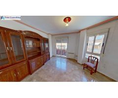 VIVIENDA DE TRES DORMITORIOS Y DOS BAÑOS CON PLAZA DE GARAJE Y DOS TRASTEROS
