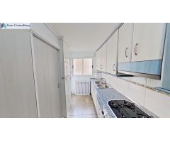 VIVIENDA DE TRES DORMITORIOS Y DOS BAÑOS CON PLAZA DE GARAJE Y DOS TRASTEROS