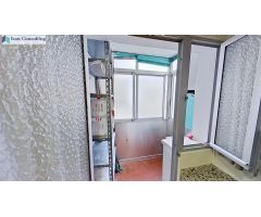 4 dormitorios, dos baños y garaje. junto a la piscina de las cubas
