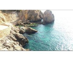 Se vende planta baja con piscina comunitaria y garaje propio, zona Santa Ponça