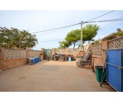 Se vende planta baja con piscina comunitaria y garaje propio, zona Santa Ponça