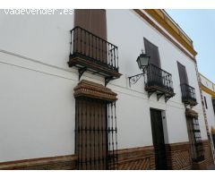 Se vende casa en Fuentes de Andalucía.