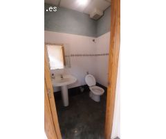 Local comercial de 126 metros en el centro de Patiño