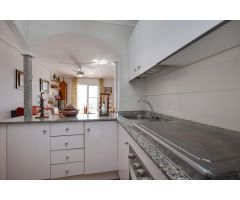 Apartamento de 2 dormitorios en residencial con piscina, en Torrevieja