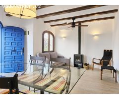 Alquiler anual de chalet independiente reformado en urbanización en San Nicolás (Dénia)