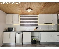 Dos casas de madera en una amplia parcela