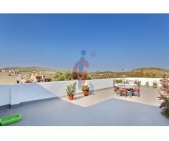 Ático luminoso con gran terraza y vistas despejadas en Guardamar del Segura