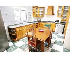 Impresionante chalet en venta con 10.000 metros de parcela en Guardamar
